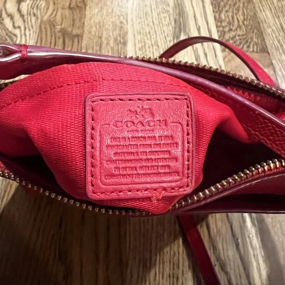 Coach Crossbody Mini Bag Purse Crossgrain Leather Dark Red Loved - Picture 3 of 9